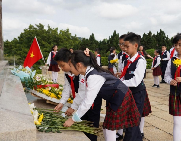 清明節(jié)，南山學(xué)子追思英烈，弘揚(yáng)民族精神